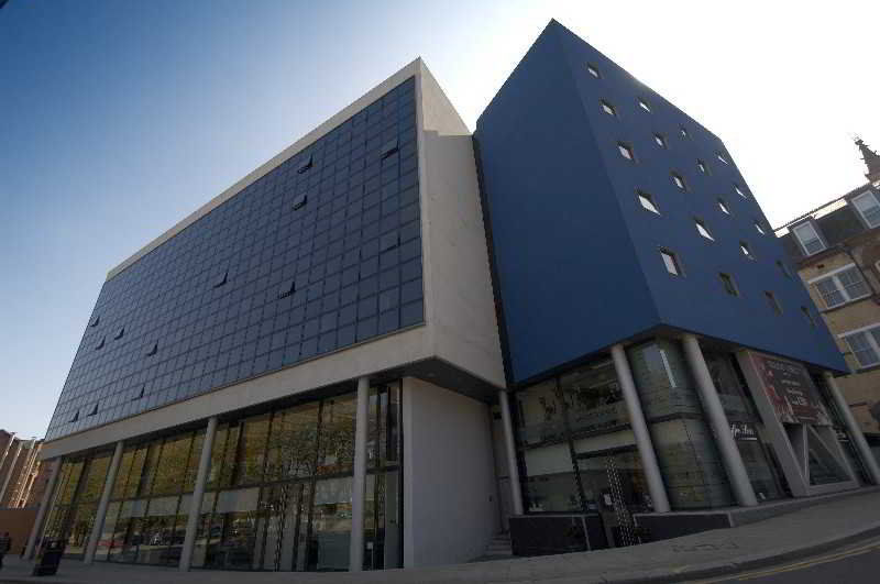 Travelodge Liverpool Central Exterior photo